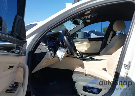 2018 BMW 530I из США, поврежденный, VIN WBAJA5C53JWA37564